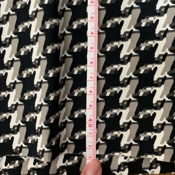 Banana republic skirt black and white‎ - Picture 3 of 3